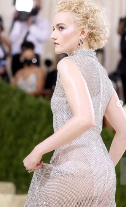 Обнажённая джулия гарнер горячие интимные фото - julia garner nude без цензуры 23 Blank