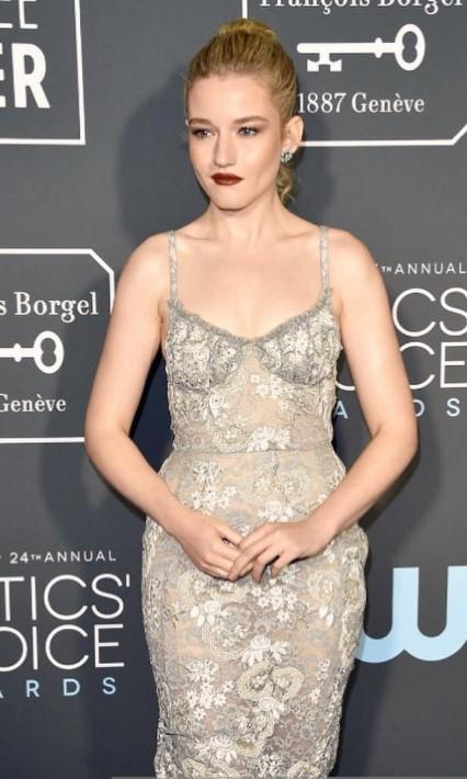 Обнажённая джулия гарнер горячие интимные фото - julia garner nude без цензуры 15 Blank