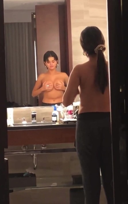 Обнажённая селена гомес слитые фото - selena gomez nude без цензуры 8 Blank