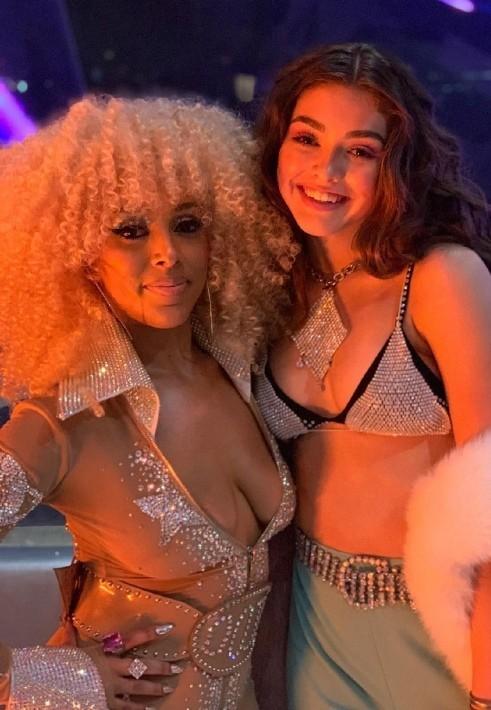Обнажённая доджа кэт слив фото горячих фото - doja cat hot без цензуры 24 Blank