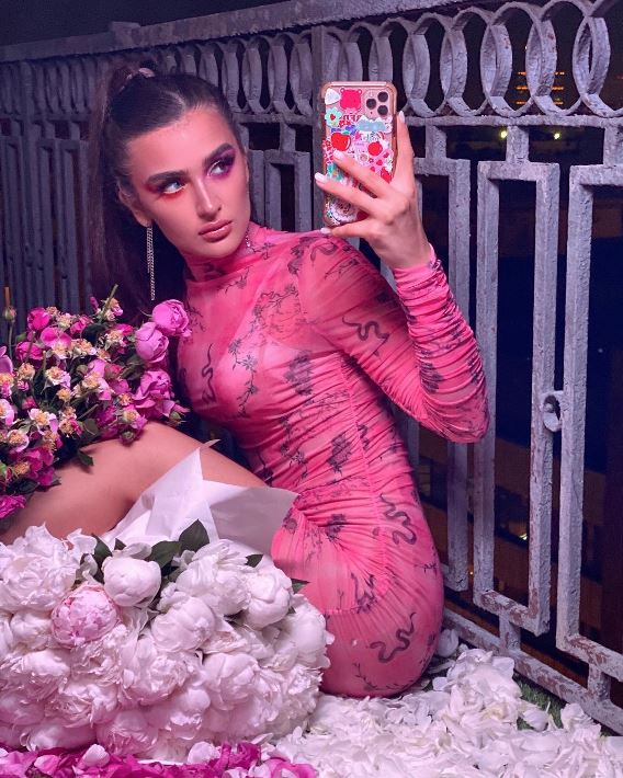 russian tiktok girl dina saeva leaked photos with naked body без