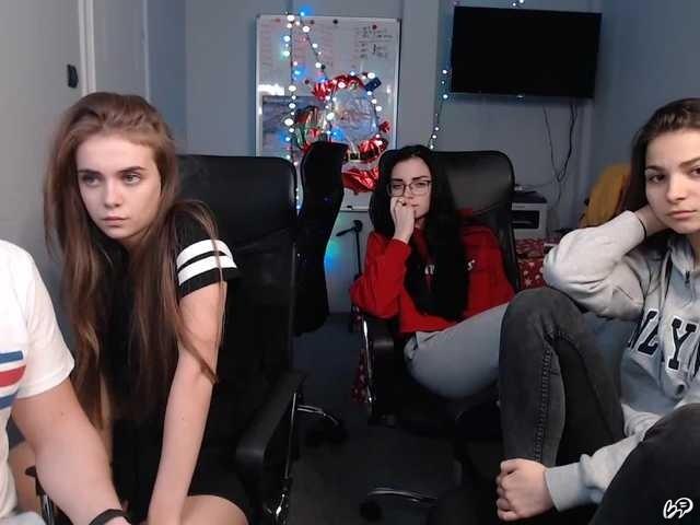 Garem054 hardcore private videos three sexy girls one man webcam fuck без цензуры 6 Garem054 Модель