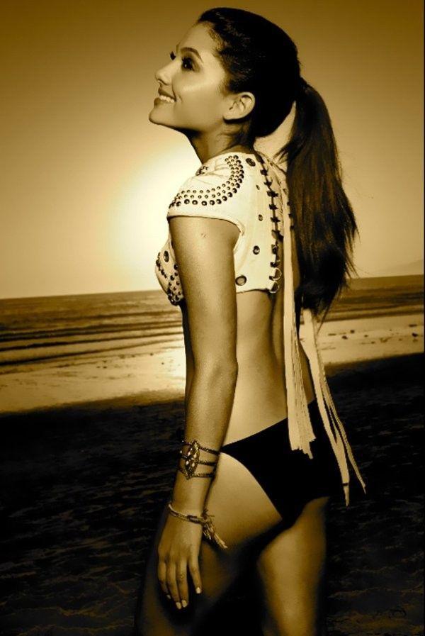 Nude photos of ariana grande pirvate leaks with naked actress без цензуры 13 Blank
