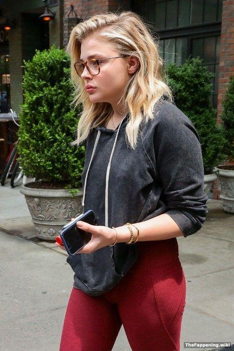 Nude photos of chloe grace moretz naked tits and butt of star без цензуры 7 Blank