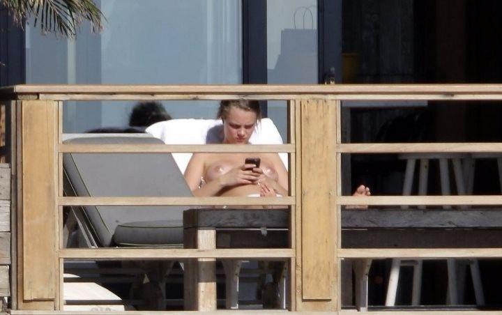Nude photos of cara delevingne leakes tapes with her lovers без цензуры 10 Кара Делевинь Топлес