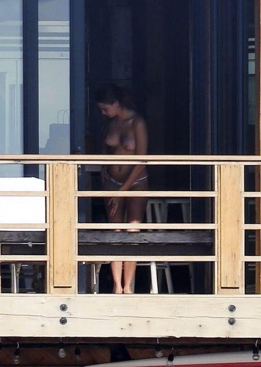 Nude photos of cara delevingne leakes tapes with her lovers без цензуры 13 Кара Делевинь Сиськи
