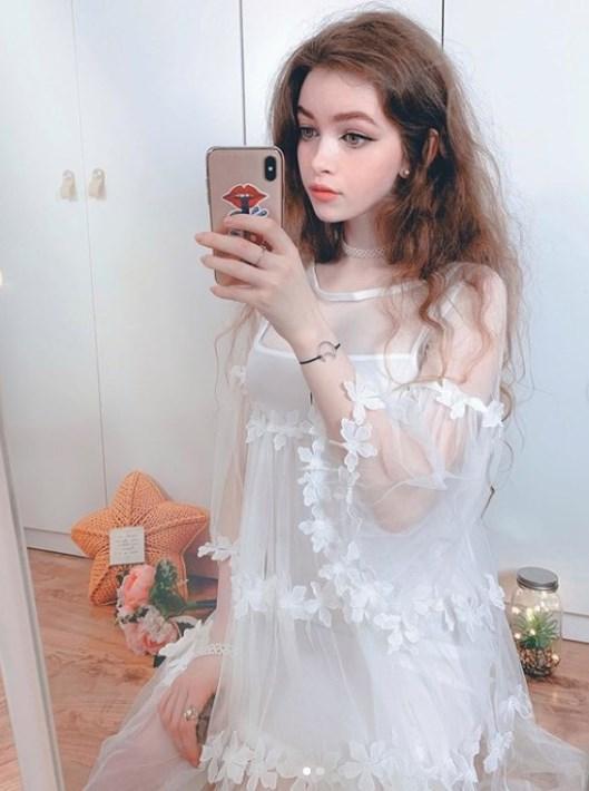 Hot and sexy photos of ellvi russian streamer and pretty chick без цензуры 12 Blank