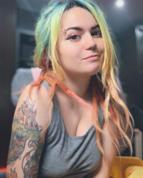 Hot leaked photos and tapes of vika karter sexy streamer from russia без цензуры 14 Blank