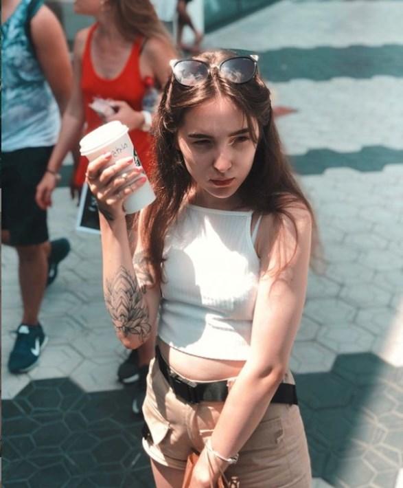Hot photos with naked body of gensyxa (natalya gens) russian streamer без цензуры 15 Blank