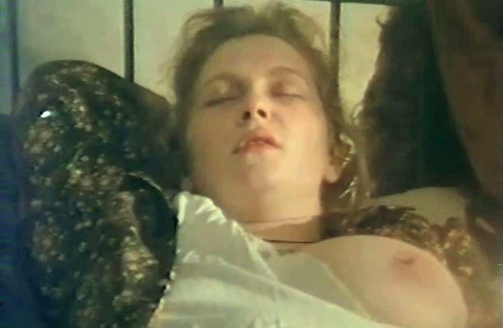 Марина Гайзидорская снялась голой в фильме «Увидеть Париж и умереть», 1992