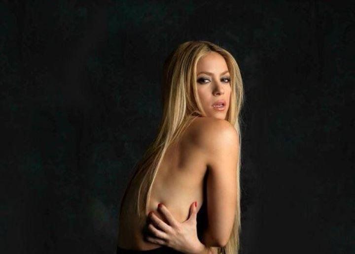 Shakira Nude